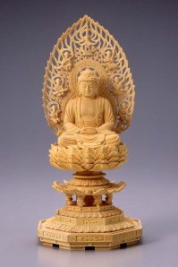 総柘植八角台座　飛天光背　座釈迦像